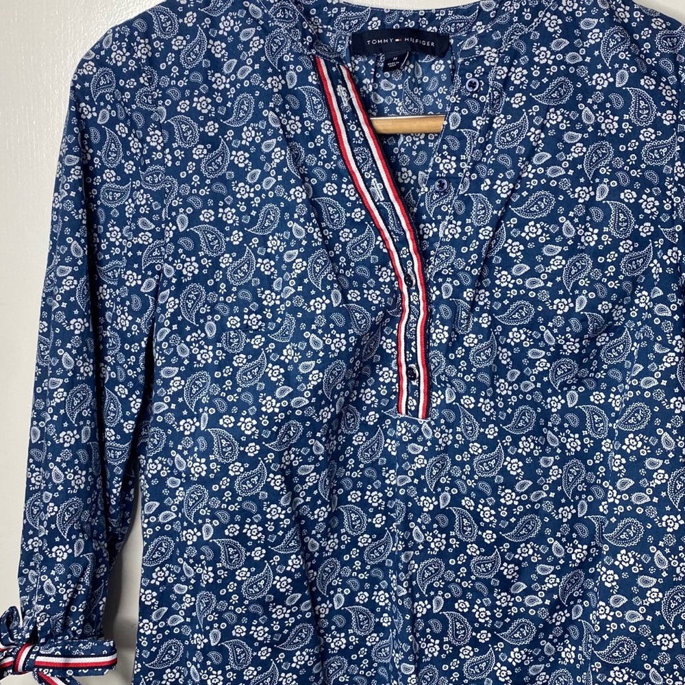 Tommy• blouse